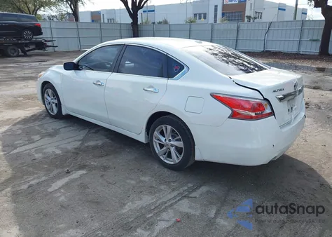 2015 Nissan Altima 2.5 Sv z USA, uszkodzony, nr VIN 1N4AL3AP8FC421373
